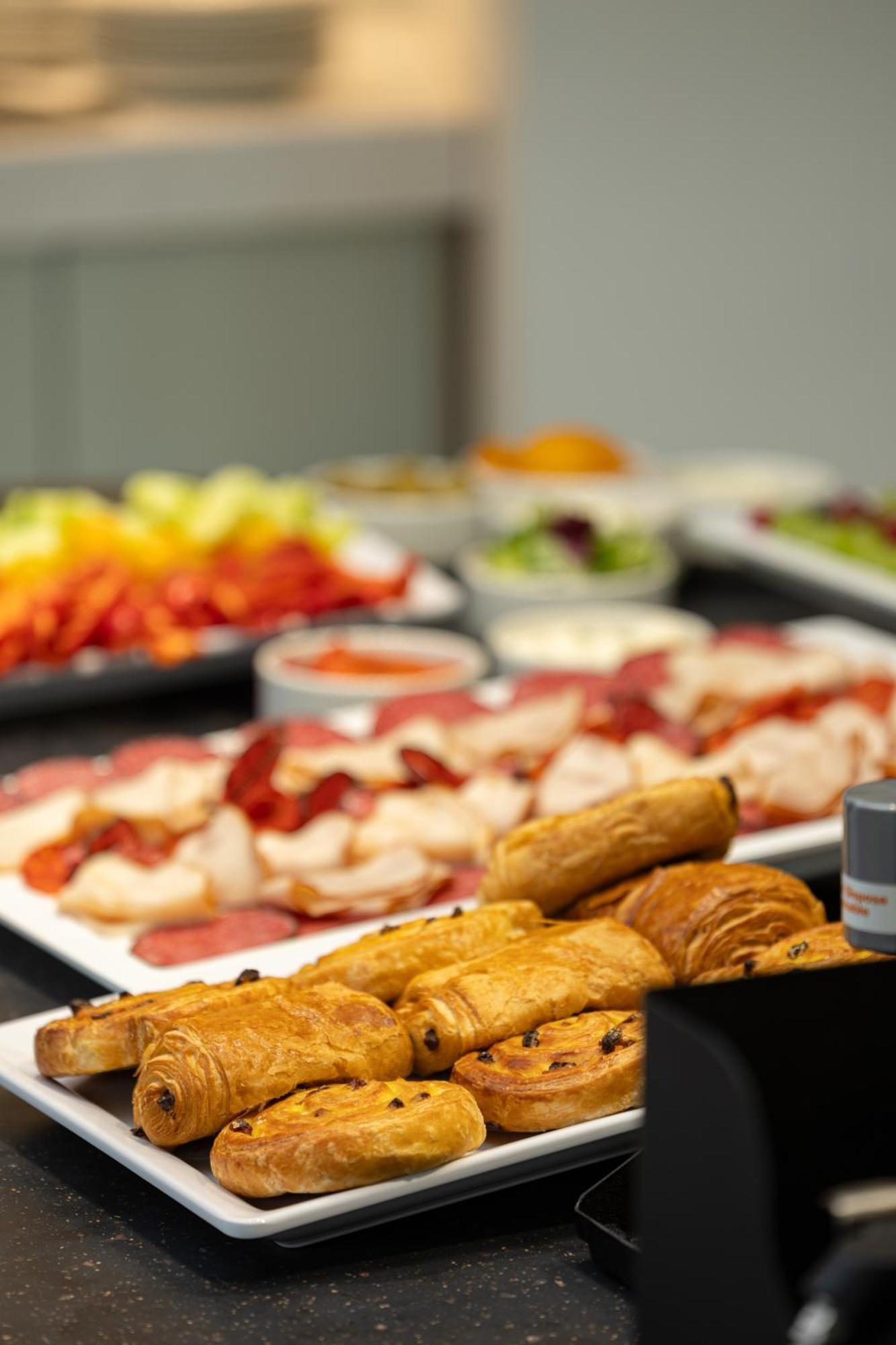 Hampton By Hilton Targu Mures Exterior foto